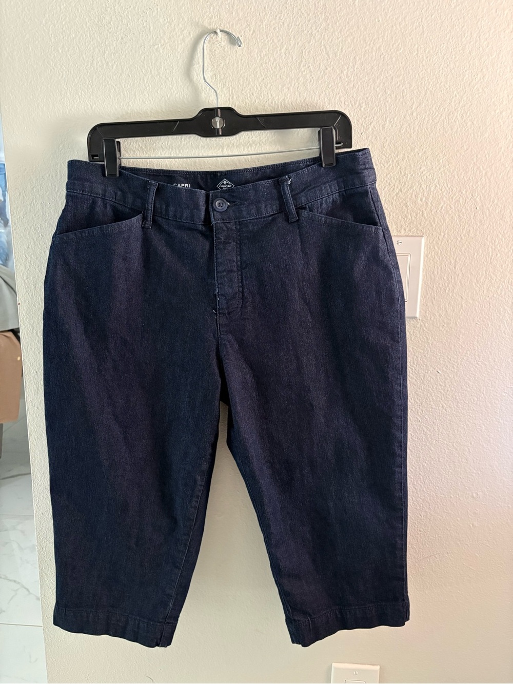 Women's Navy Capri Pants
